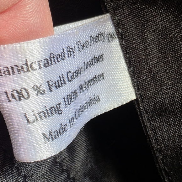 Elegant Black Crossbody Bag - Picture 11 of 14